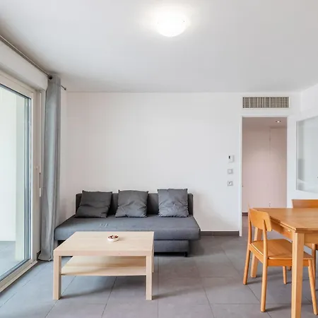 Le Printemps, Centre Juan Les Pins , 100m Des Plages, 70m De La Gare De Juan Les Pins Apartment