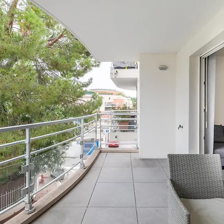 公寓 Le Printemps, Centre Juan Les Pins , 100m Des Plages, 70m De La Gare De Juan Les Pins *