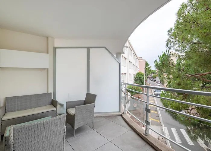Le Printemps, Centre Juan Les Pins , 100m Des Plages, 70m De La Gare De Juan Les Pins Lejlighed *