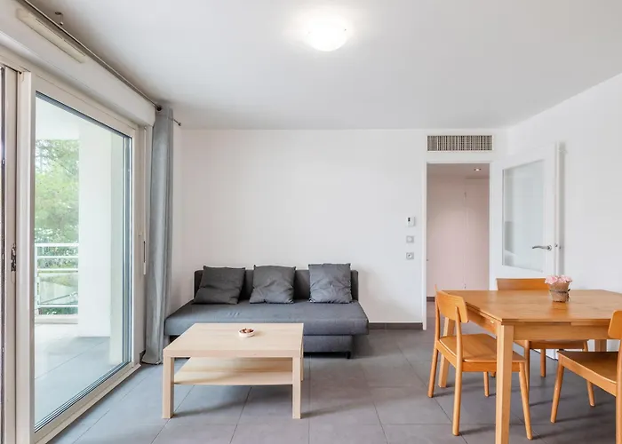 Le Printemps, Centre Juan Les Pins , 100m Des Plages, 70m De La Gare De Juan Les Pins Lejlighed